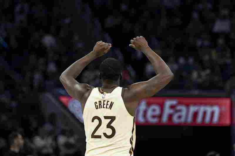 庫里不在不會打球！追夢上半場4中0得到0分4板2助  三分3中0